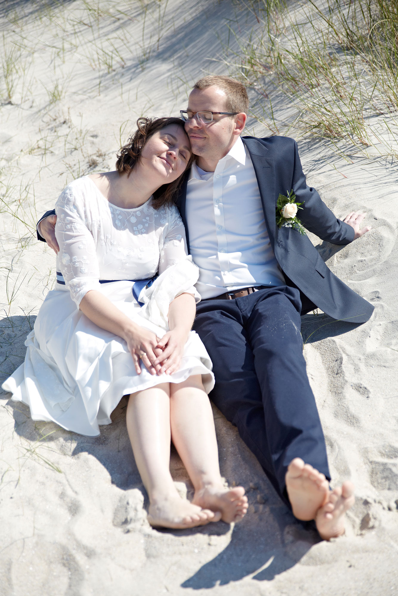 Brautpaar genießt den Strand